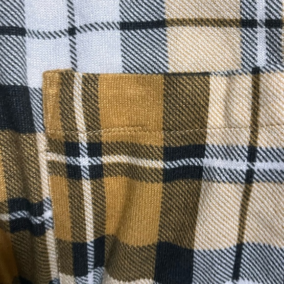 Women Pattren Shirt Button - Picture 4 of 4